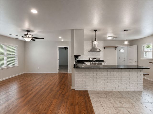 617 Dunaway Lane, Azle, TX 76020