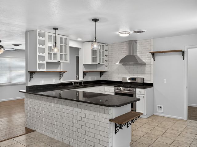 617 Dunaway Lane, Azle, TX 76020