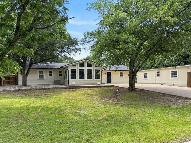 617 Dunaway Lane, Azle, TX 76020