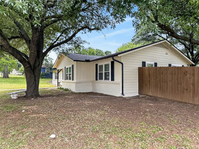 617 Dunaway Lane, Azle, TX 76020