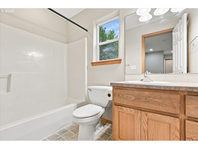 919 Nw 11TH Ave, Battle Ground, WA 98604