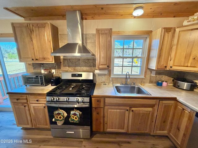 737 Garland Avenue, Kinston, NC 28504