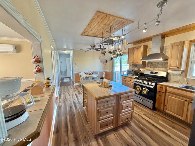 737 Garland Avenue, Kinston, NC 28504