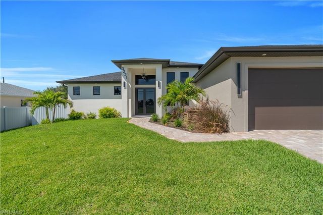 3221 SW 3rd TER, Cape Coral, FL 33991