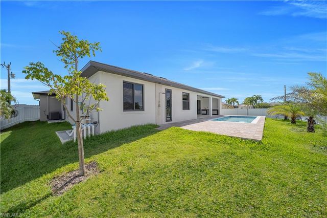 3221 SW 3rd TER, Cape Coral, FL 33991