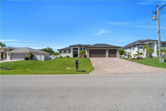 3221 SW 3rd TER, Cape Coral, FL 33991
