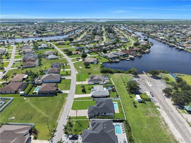 3221 SW 3rd TER, Cape Coral, FL 33991