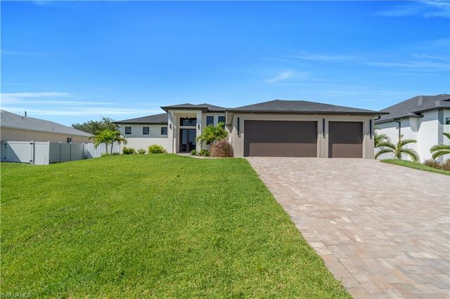 3221 SW 3rd TER, Cape Coral, FL 33991