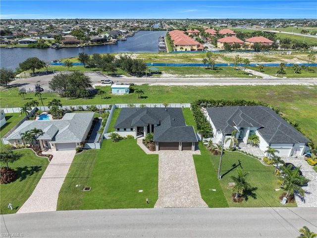 3221 SW 3rd TER, Cape Coral, FL 33991