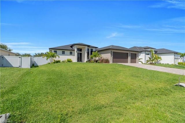 3221 SW 3rd TER, Cape Coral, FL 33991