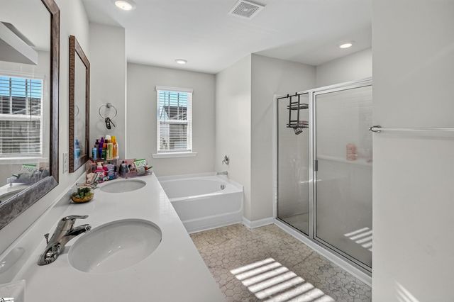 220 Slateford Circle, Piedmont, SC 29673