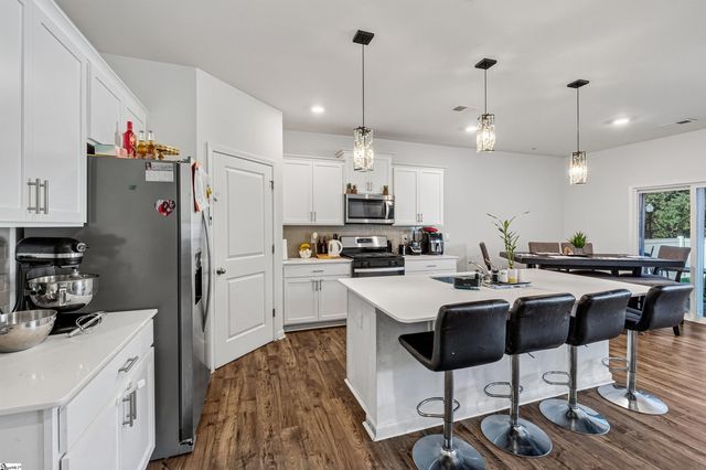 220 Slateford Circle, Piedmont, SC 29673