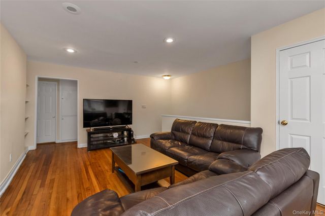 22455 Kingsbury Avenue B, Oakland Gardens, NY 11364