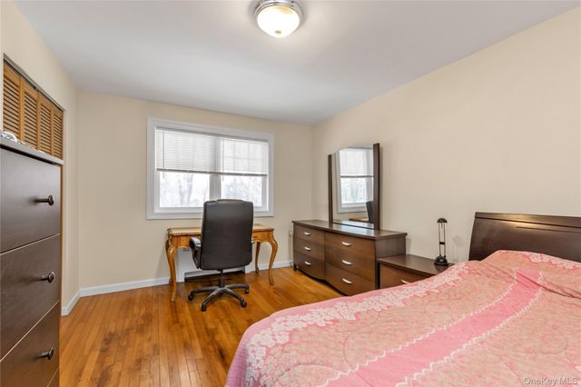 22455 Kingsbury Avenue B, Oakland Gardens, NY 11364