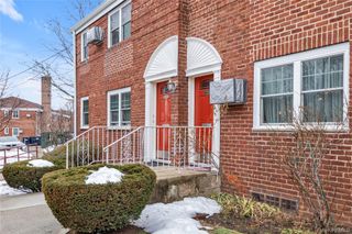 22455 Kingsbury Avenue B, Oakland Gardens, NY 11364