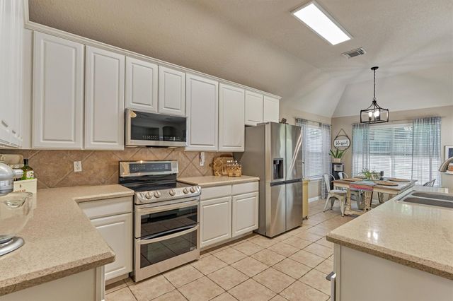 3126 Hemingway Drive, Montgomery, TX 77356