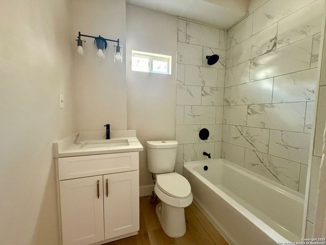 222 Lowell, San Antonio, TX 78210