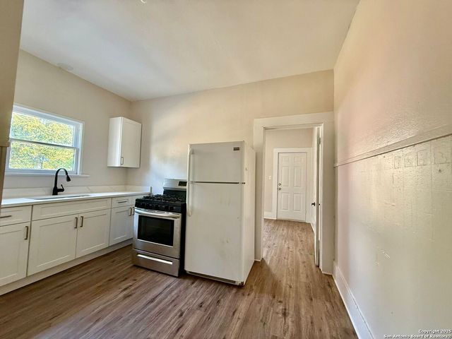 222 Lowell, San Antonio, TX 78210