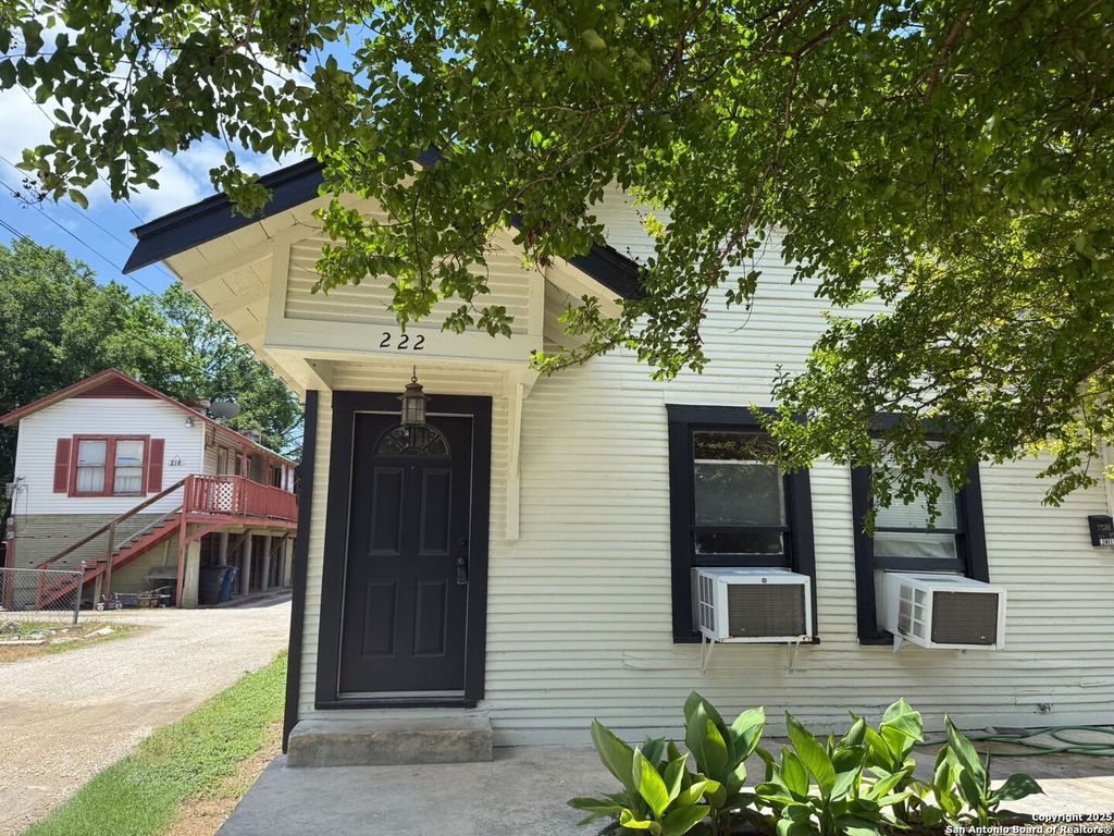 222 Lowell, San Antonio, TX 78210