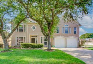 2210 Waters Edge Lane, League City, TX 77573