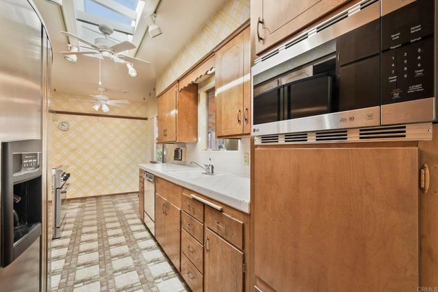 230 Mountain View Rd, El Cajon, CA 92021