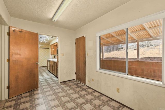 230 Mountain View Rd, El Cajon, CA 92021