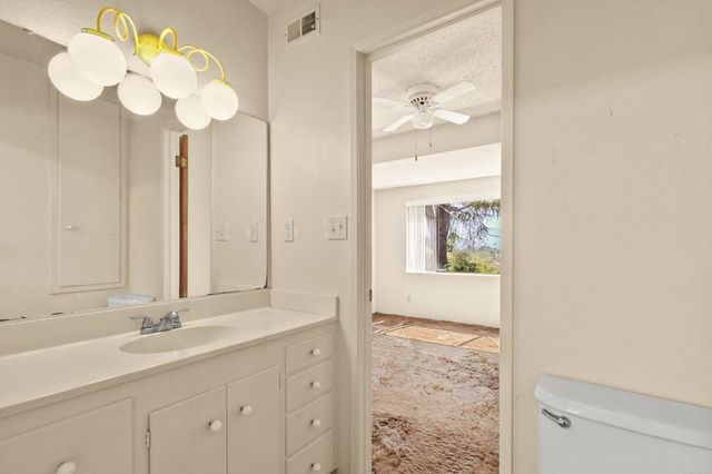 230 Mountain View Rd, El Cajon, CA 92021