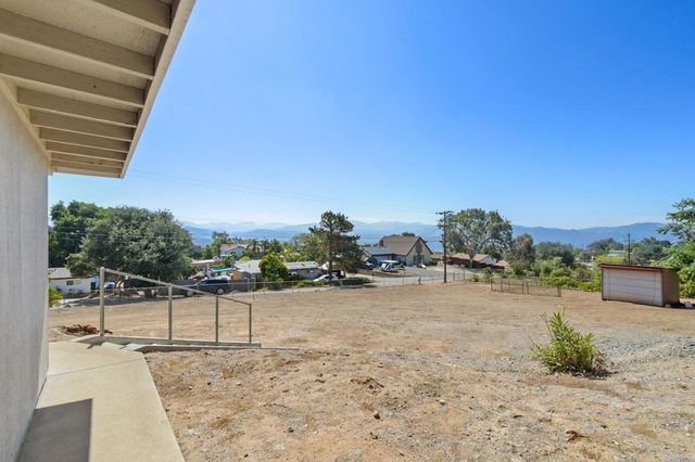 230 Mountain View Rd, El Cajon, CA 92021
