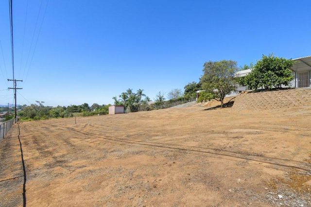 230 Mountain View Rd, El Cajon, CA 92021