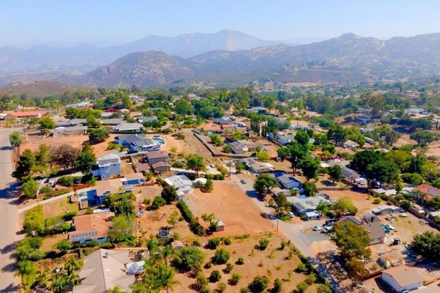 230 Mountain View Rd, El Cajon, CA 92021