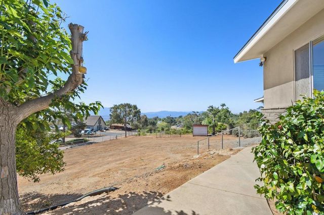 230 Mountain View Rd, El Cajon, CA 92021