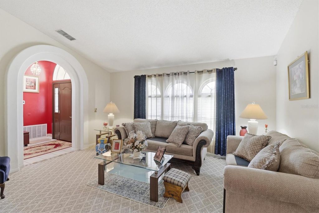 Image 2 of property listing at 2356 ALCLOBE CIRCLE, Ocoee, FL 34761