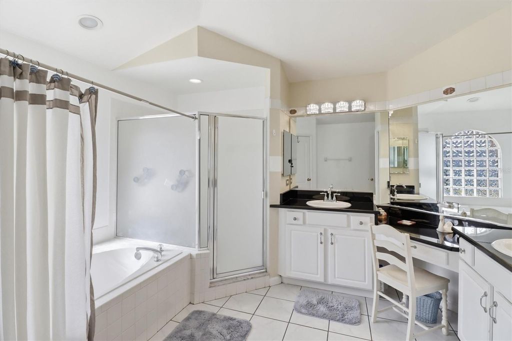 Image 9 of property listing at 2356 ALCLOBE CIRCLE, Ocoee, FL 34761