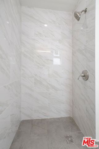 1832 S Barrington Avenue 401, Los Angeles, CA 90025