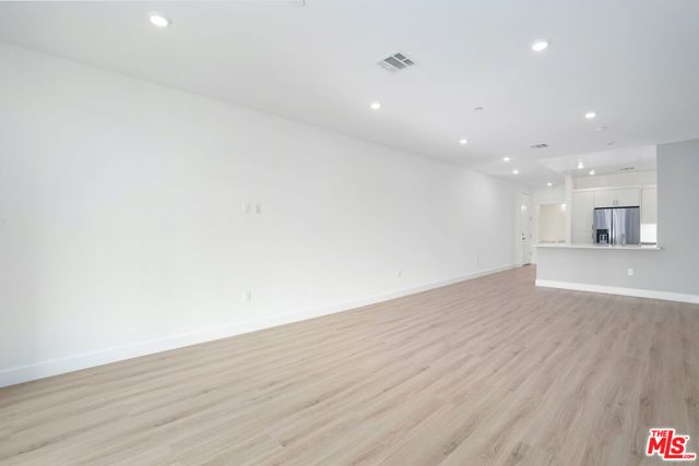 1832 S Barrington Avenue 401, Los Angeles, CA 90025