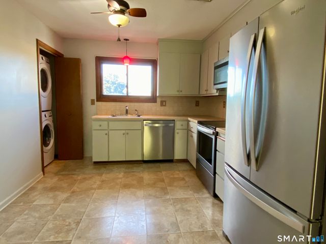 1104 Summer Hill Drive 1104, South Windsor, CT 06074