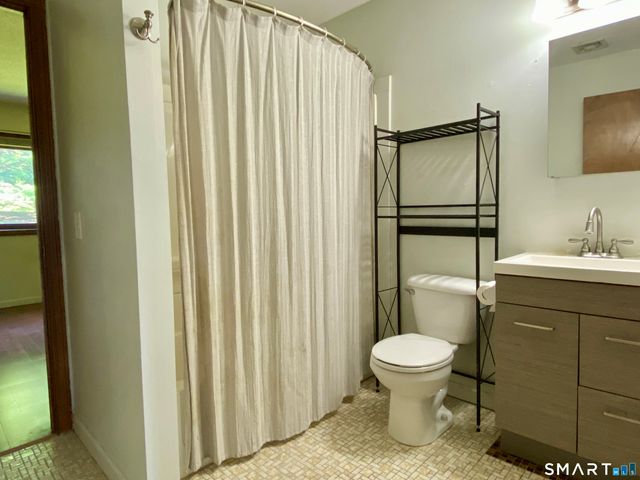 1104 Summer Hill Drive 1104, South Windsor, CT 06074