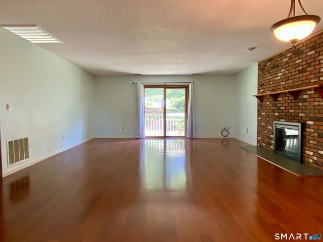 1104 Summer Hill Drive 1104, South Windsor, CT 06074