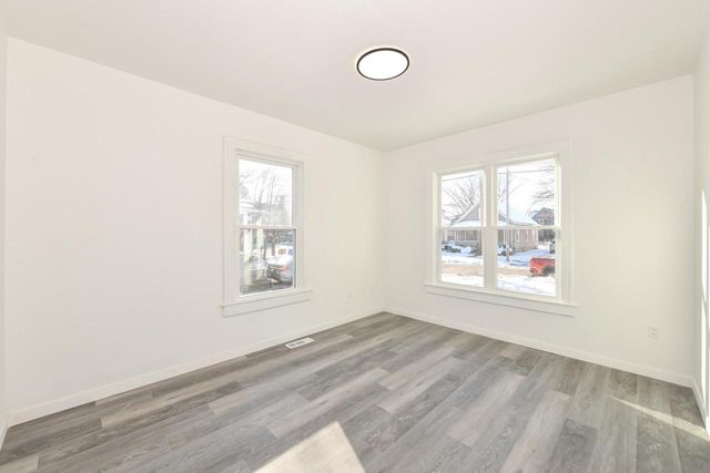 5807 20th AVENUE, Kenosha, WI 53140