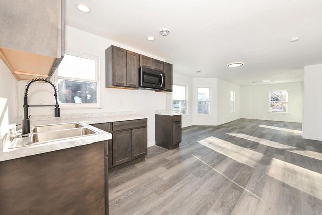 5807 20th AVENUE, Kenosha, WI 53140