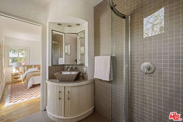 1022 Hyperion Avenue, Los Angeles, CA 90029