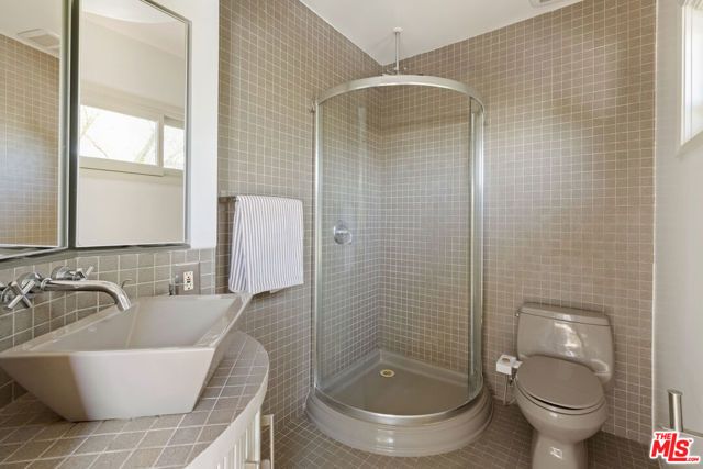 1022 Hyperion Avenue, Los Angeles, CA 90029
