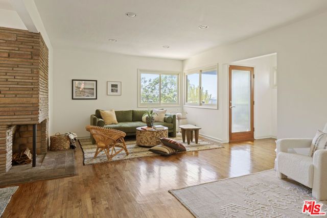 1022 Hyperion Avenue, Los Angeles, CA 90029