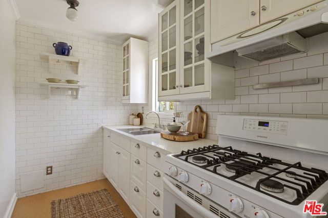 1022 Hyperion Avenue, Los Angeles, CA 90029
