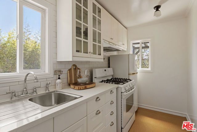 1022 Hyperion Avenue, Los Angeles, CA 90029