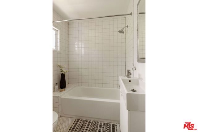 1022 Hyperion Avenue, Los Angeles, CA 90029