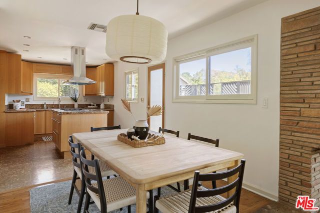 1022 Hyperion Avenue, Los Angeles, CA 90029