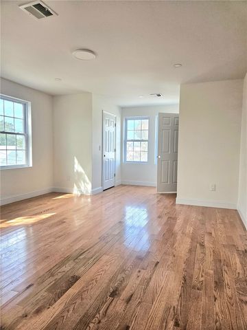 129 1st Avenue, Cranston, RI 02910