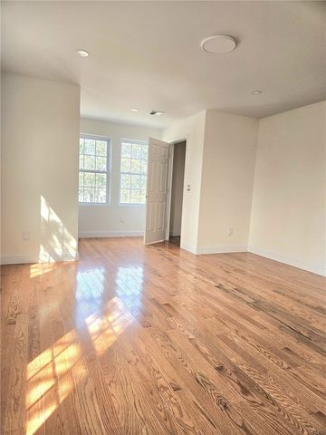 129 1st Avenue, Cranston, RI 02910