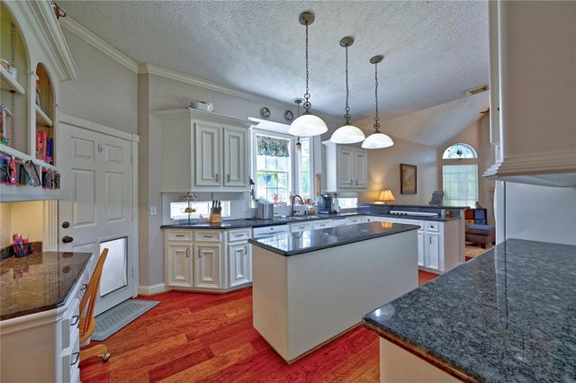 34 Ranch Creek Way, Magnolia, TX 77354